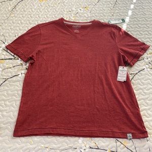 NWT Flag & Anthem Mens Red V-neck Tee size Large Short